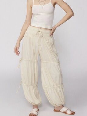 Urban Outfitters Out From Under Genie Cinched Balloon Joggers in Cream